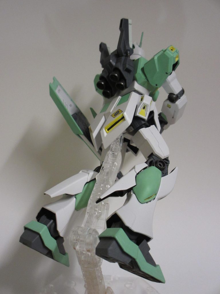 ガンダムMkⅡのバックパックとGディフェンサーで、スーパーνジムⅢにしても良かったかな、、、。