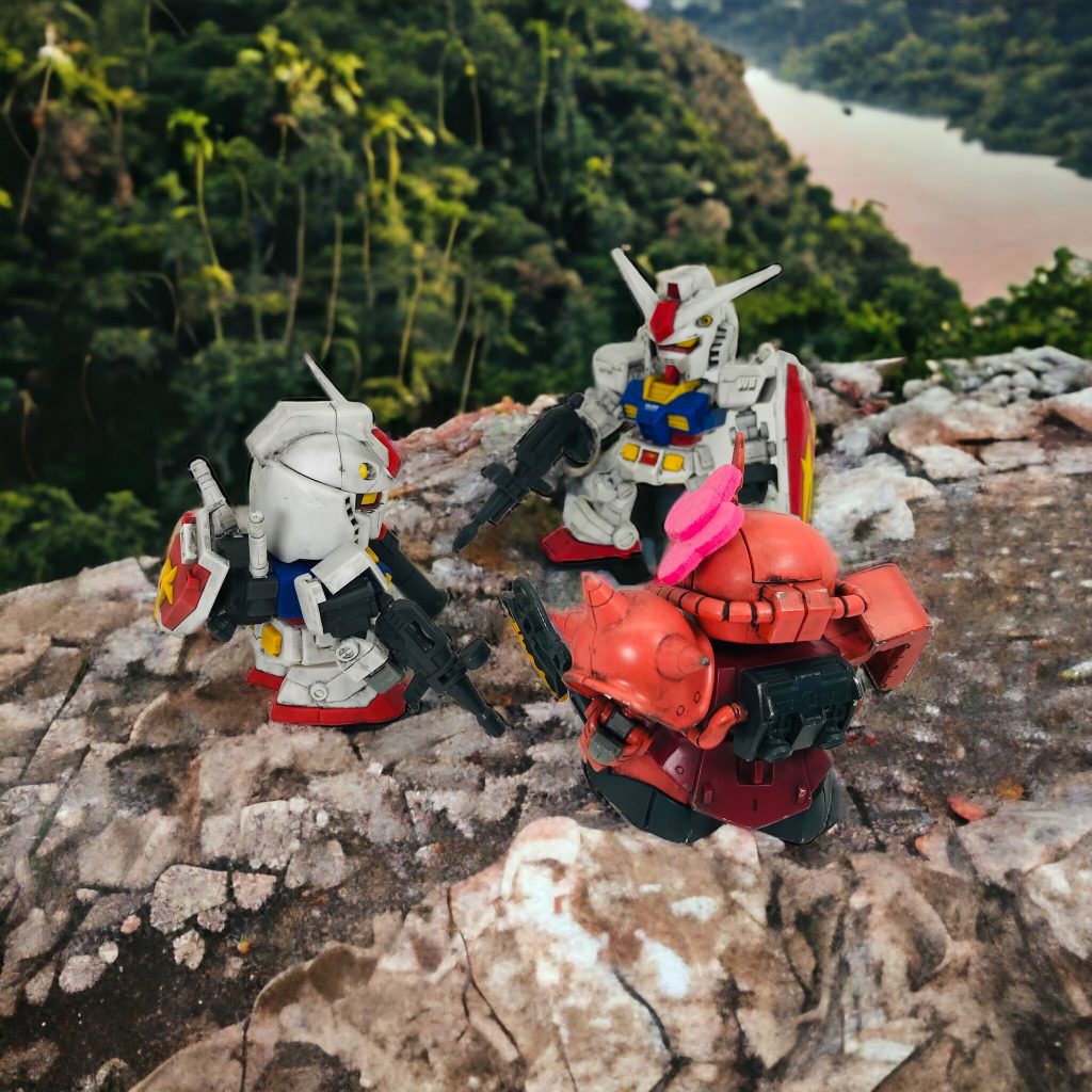 ガン太郎「ん〜？なんの漫画？ジャンプ？駄目じゃないかこんな所に紙袋ごと捨てていくなんて…」ガン二郎「わかんない、ドラゴンボールかな？持って帰ってもいい？」シャアザ子「漫画なんてお子ちゃまが読むものですわ」