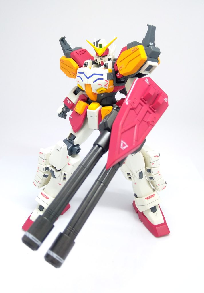 基本的に素組です。関節と白色は成型色のままで、それ以外を塗装しています。当時から私が多用しているお手軽フィニッシュワークです。