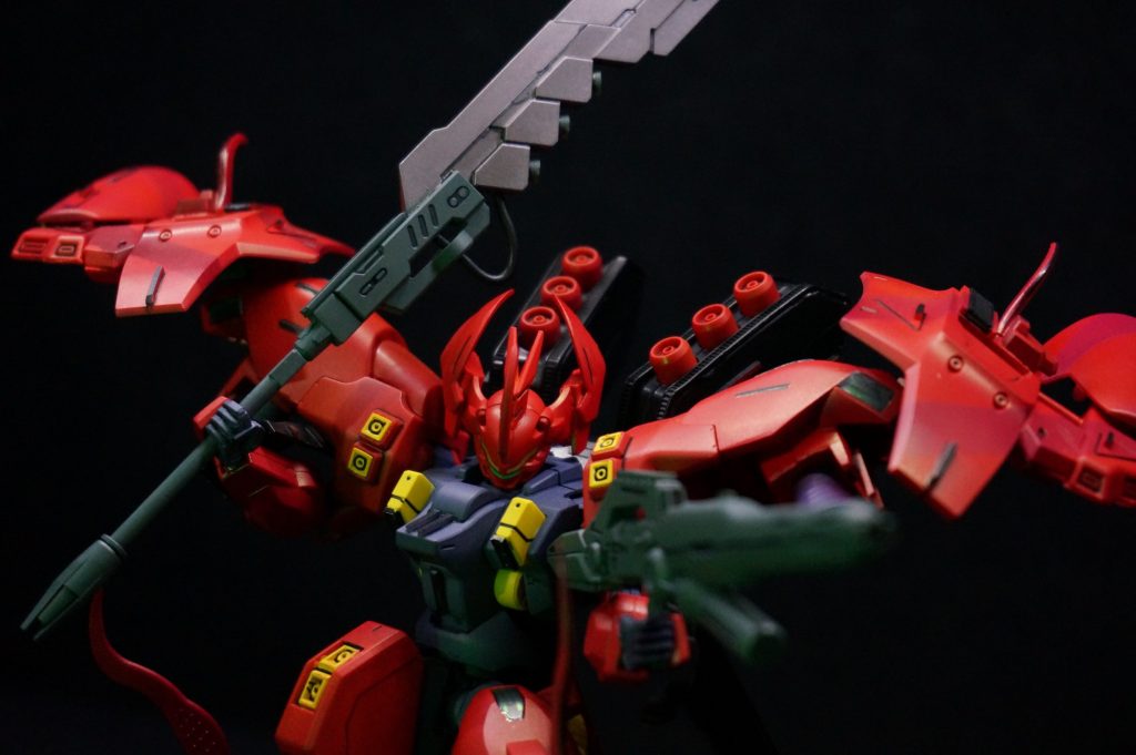 ビットが集まりシールドを形成。しかしそのガードを粉砕する。『おや、当たり負けすると踏んで自ら分離しましたね？　次の太刀は躱せますか？』