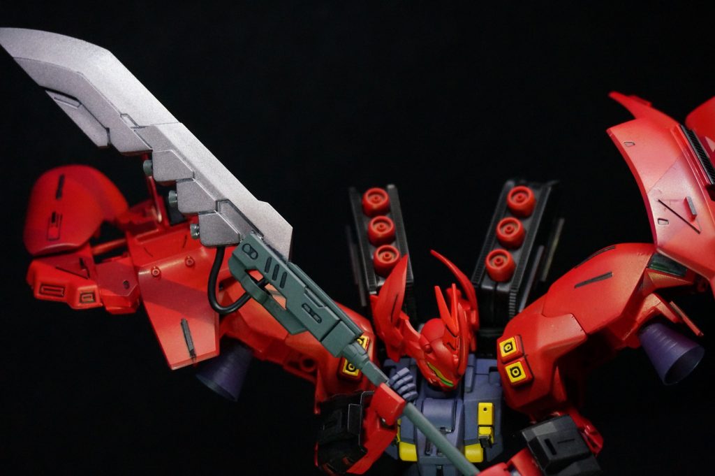 ファンネルとビットが交錯し火花を散らす。ビームガトリングを左腕で相手の正中線上に構える。敵機までの最短ルートをマーク。オーバーリミット・・・フルブースト！！最速で間合いを詰める。