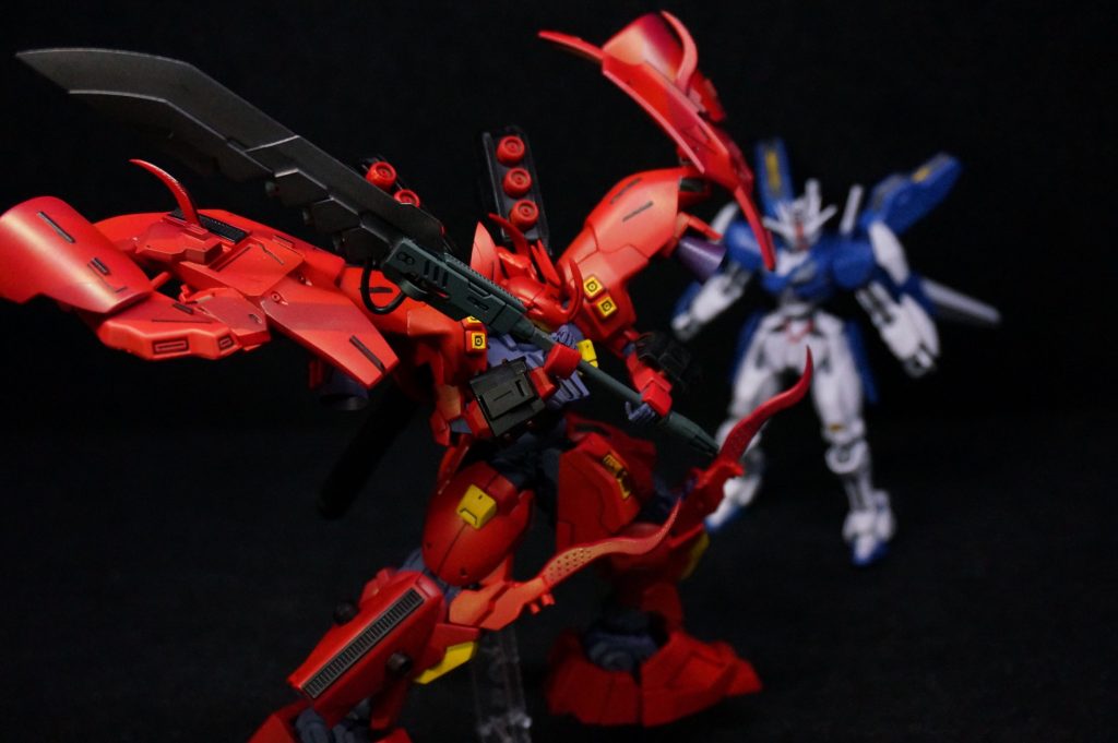 ガトリングを投げ捨て、実体剣を両手持ちにし、振りかぶる。『「エンゲージ！！！」』