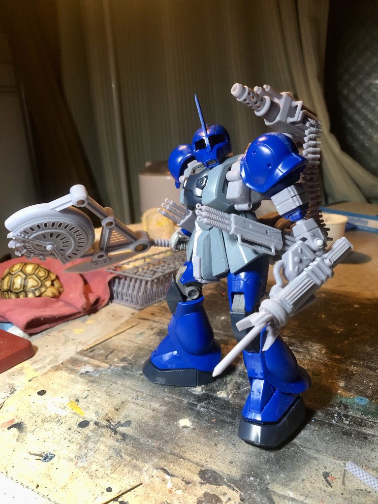 迷走中その4右手に巨大回転斧🪓を装備。関節が保たないのでボツに。あっ、刃は回りますよー