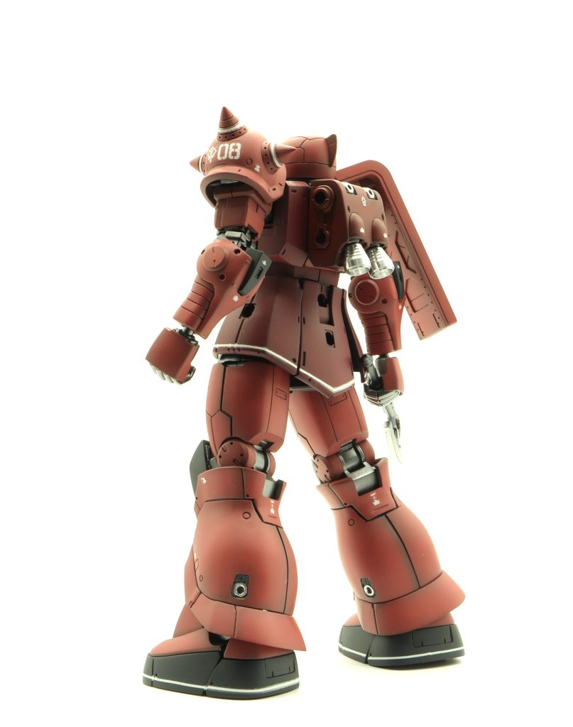 合わせ目は前腕、肩、膝関節下の装甲あたりを消しています。バーニアはメタルパーツで。