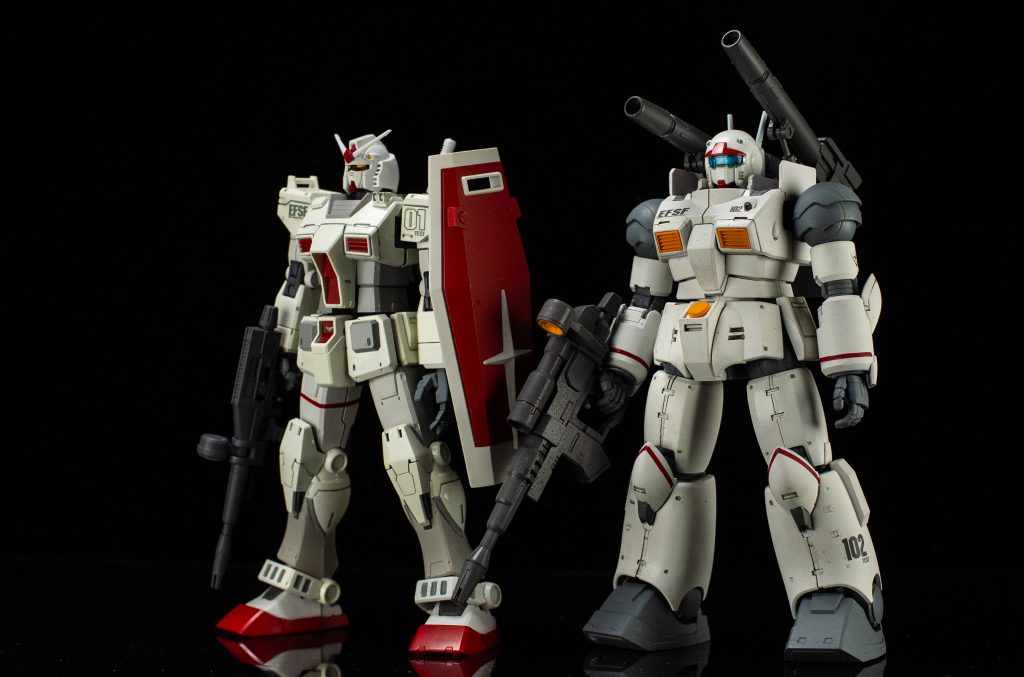 前回あげたロールアウトカラーのガンダムとのツーショット。これがやりたくて、この塗装にしました