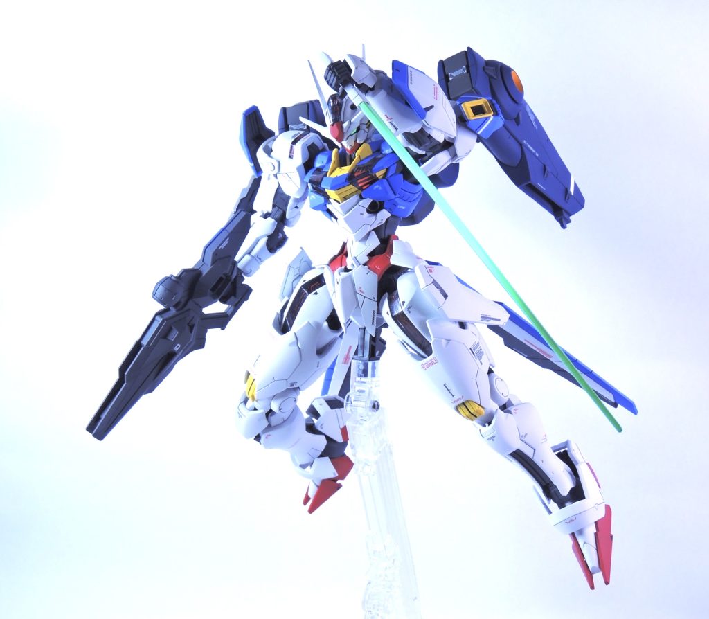 製作期間は約2ヶ月、3Dプリンター製部品の表面処理がとにかく大変でした...そして、今回初めて蛍光塗料を使ってみました!カメラアイが光るとかっこよさが段違いですね!