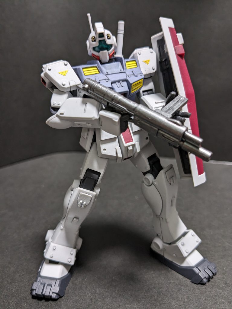 いつ調色したか定かでないミディアムブルーで塗装。黒っぽいのはファントムグレー。あとは成型色です。インテークが黄色なのは、もうなんとなく。毎日酔ってるので覚えてないです。やってて楽しかったんですが、やっぱりストレート素組部分塗装のトップコートが楽ですね〜。こういうのはたま〜にやるから良いのかもしれません。