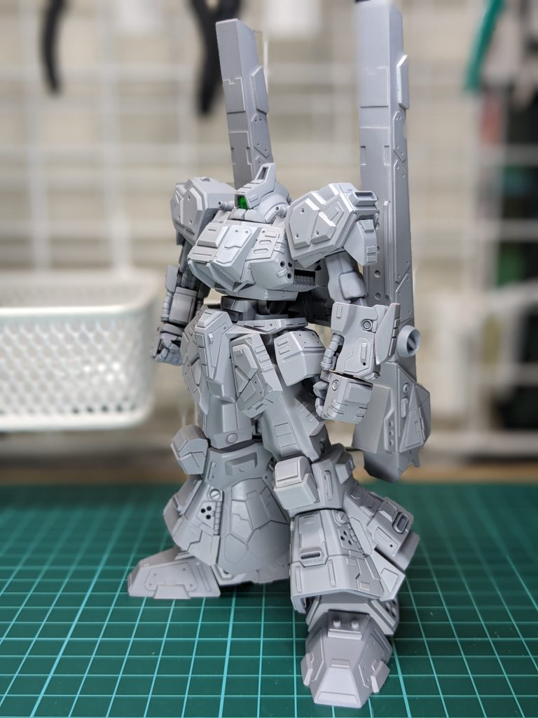 サフ。塗装は初のエアブラシ塗装でしたが雑なウェザリングで結局台無しになりました。 閲覧ありがとうございました。