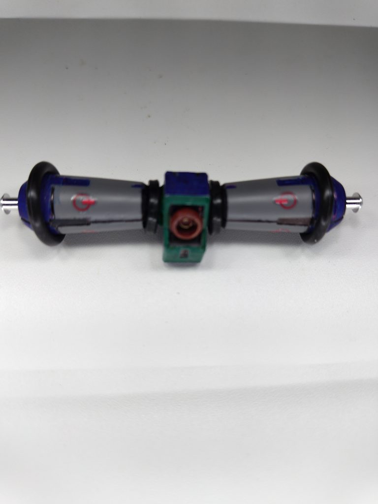 腰部分のスラスターの改造、追加の状態です。