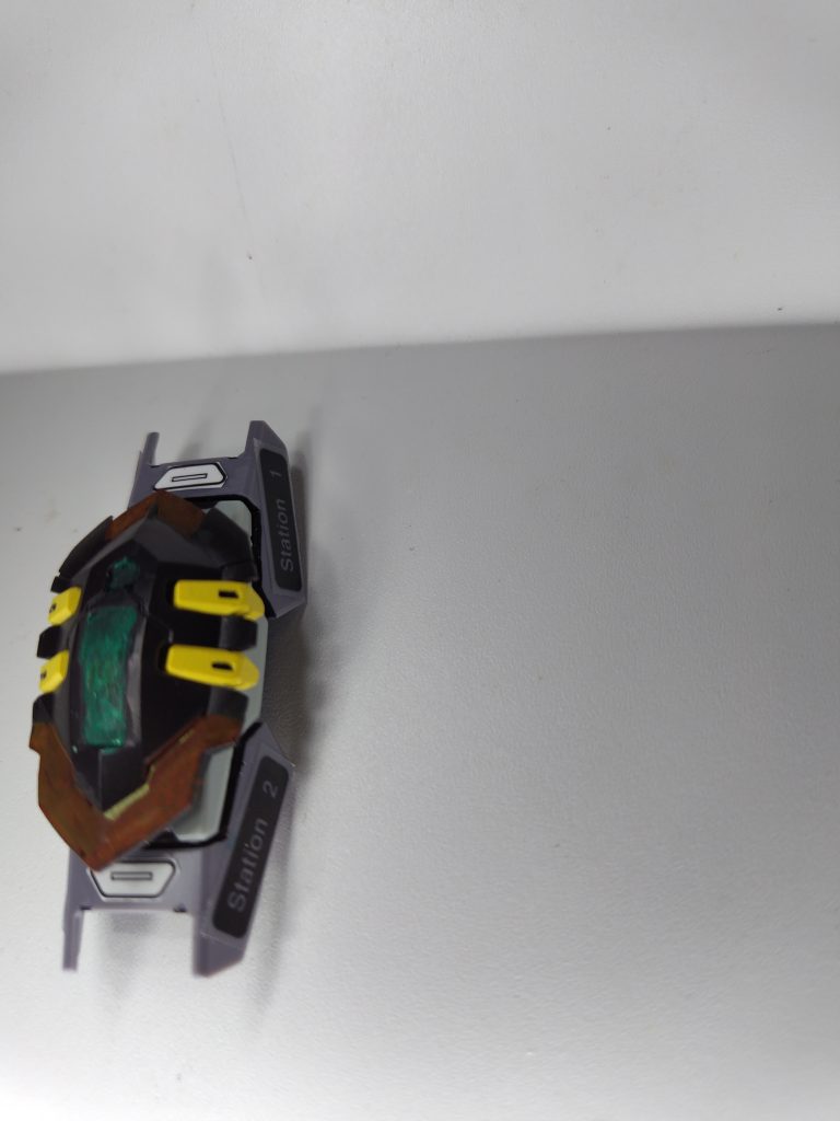 シールドに追加したパワーレッドのパーツです。