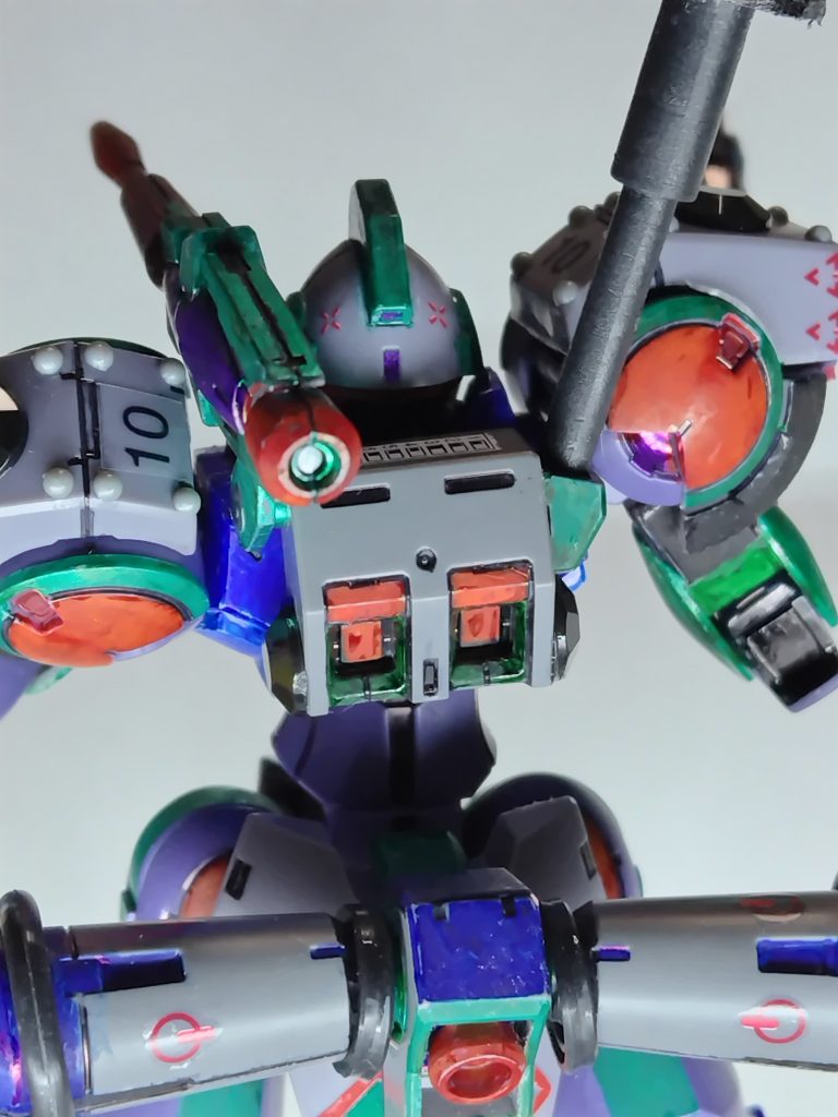 背面からの塗装とシールの状態です。