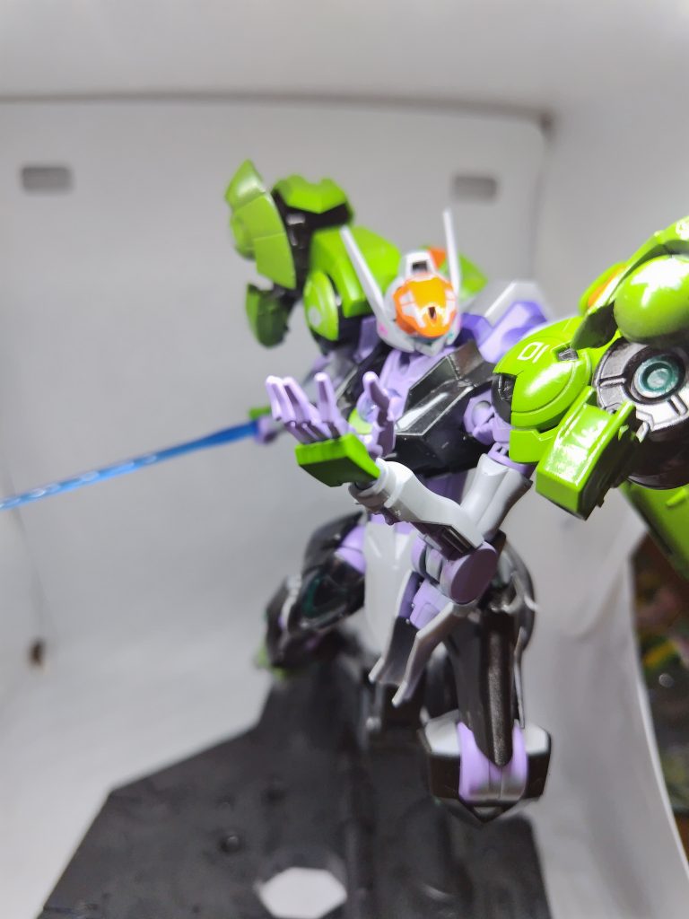 腕はそのままファラクトを使用してるためビームサーベルも内蔵されております。基本的な兵装としてはビームキャノンとサーベル、この二種のみとなります。