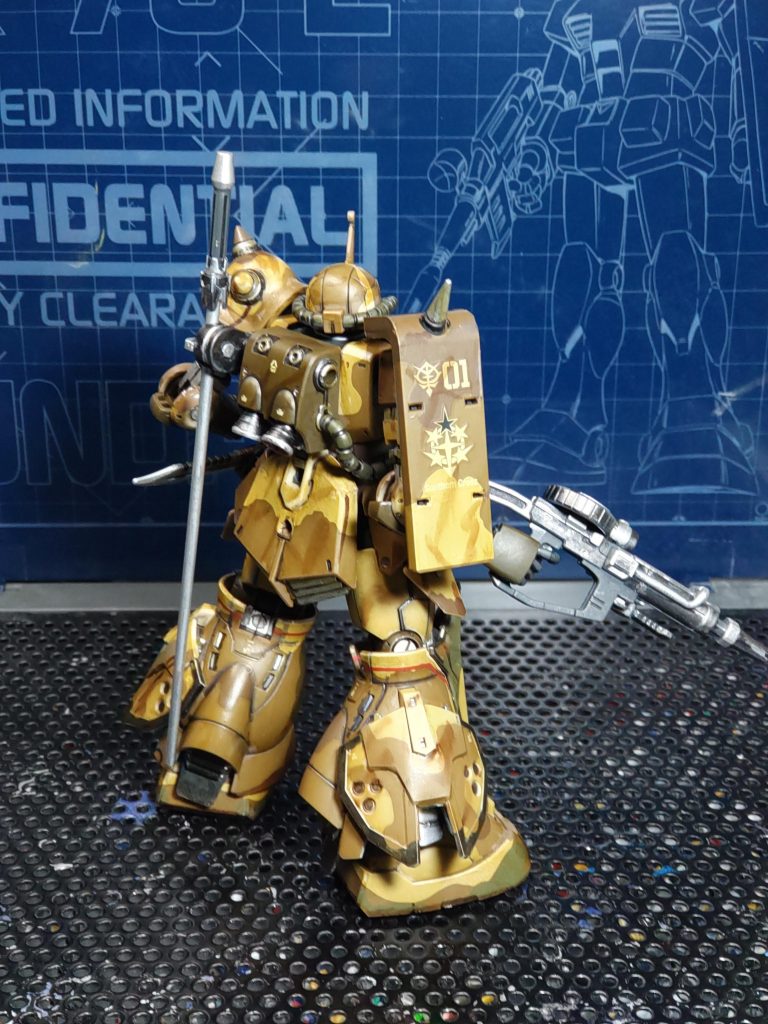 汚し塗装した後のリアビュー(五飛…教えてくれ。俺達は何処で汚し塗装を止めたら良い…。ゼロは何も答えてくれない…。むしろ、もっと汚せと言ってる気がする…。教えてくれ五飛…)