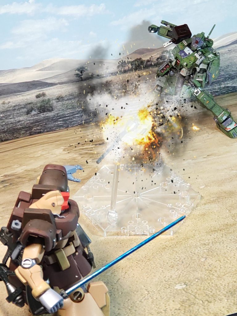 「させるかっ❗」持っていたダガーを投げ、シュツルムファウストに当てる❗ドーーーーン❗❗❗「………今のは流石に危なかったな…」