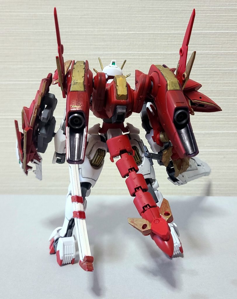 後ろからの一枚フライトユニットに30MSのパーツをミキシングしてリペイントしました。尻尾は30MMのものを使用しています