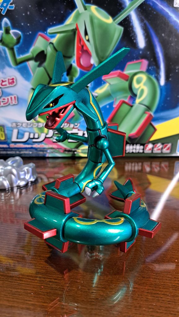 エアリアルの目とかセンサーの緑色はこいつです。