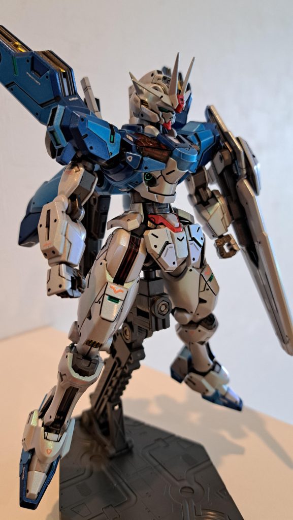 ノーマルエアリアル用のデカール貼ってみた。ほぼ同じ場所だが、太もも後ろとか厳しい場所ですね。