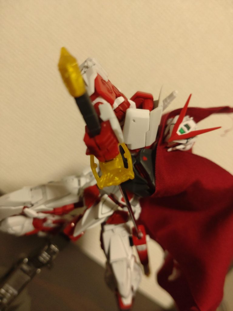 鉄血のオルフェンズGのある画像を見てめちゃめちゃかっこいいと思いマントを着用。(一時的)