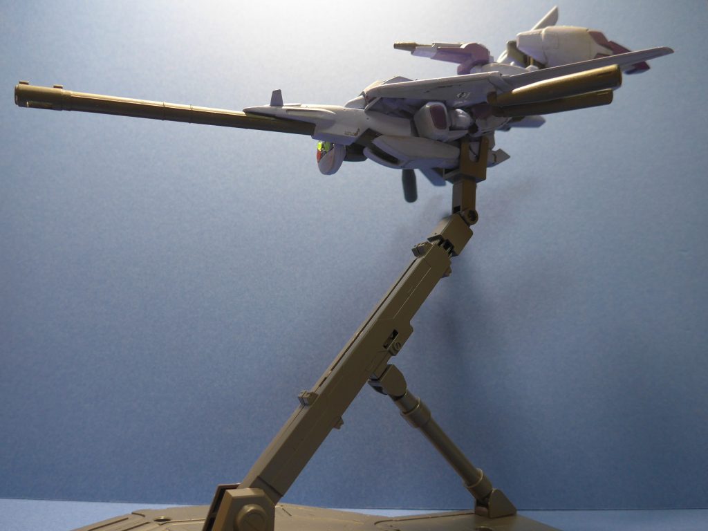 下から。スマートガンが迫力ですね！