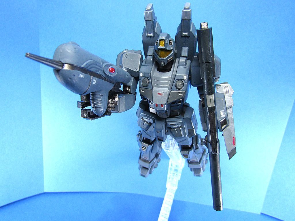 試作機なので、試作型ビームライフルを装備。