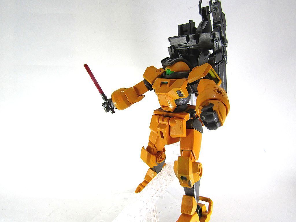 現場管理のために誘導灯もあります。テロ事件の時は一般人の誘導をしていました。