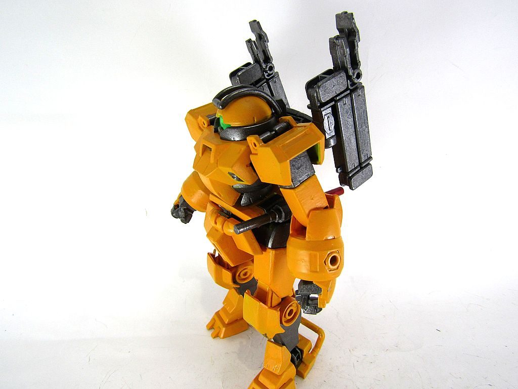 固定具を外したところです。メカニック科なので武器はありませんが、背中のアームを器用に使えるため、MS格闘の授業ではそれなりに上位に食い込みます。(;^_^Aいかがでしたでしょうか？あまりにあまりな本編のラストシーンのあたりで似た子が隅っこにいるかも！と探してしまいました。(;^_^A「ワーカー」の方がなじみそうな気はしましたが、メカニック科という専門職養成課程の生徒であることを鑑みて「カーペンター」にしました。結果、柔らかい印象になったので正解だったのではないかと思います。