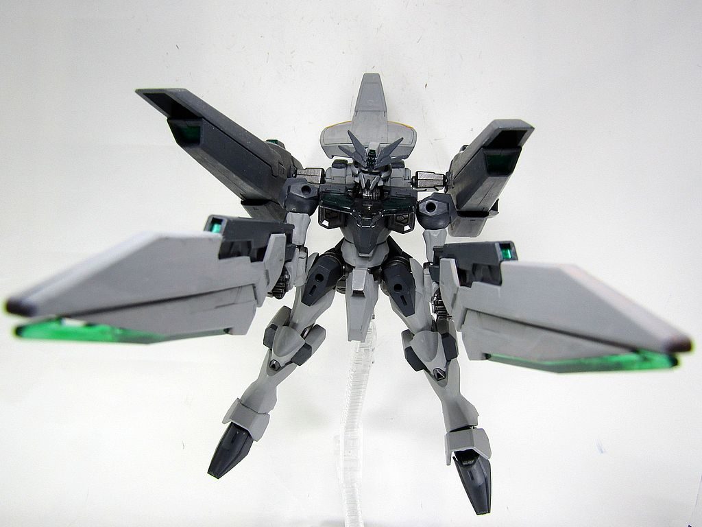 全弾発射!背中のキャノンは〇ルキリーというより〇クロスキャノンな感じかも。