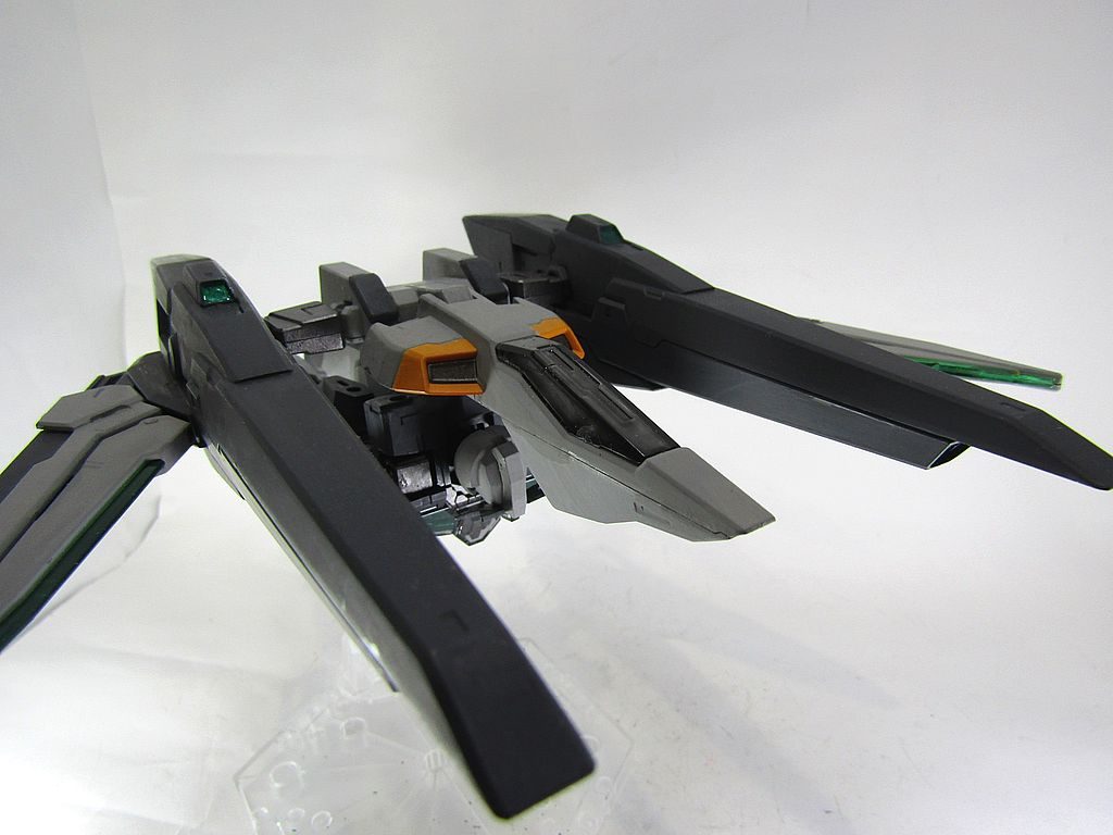 飛行形態。こちらから見るとそれっぽい。