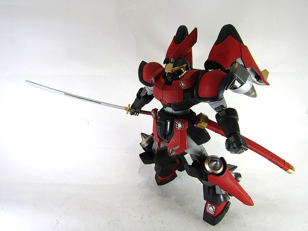 この機体の本領発揮するMS刀”Long sense”。ジャンク屋が研ぎ直し、さらに切れ味がよくなったとか。