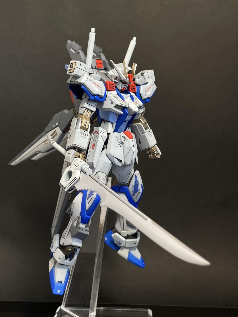 全身正面 真っ白なカラーリングを予定していたのですが、最近購入したウルトラマリンブルーを使用したくなりまして笑思いの外好きな色味だったので即採用しました笑そこから全体のカラーバランスを脳内で構成アプリでカラーバランスを確認したいのですが、良いアプリが中々見つからないので、いつも脳内再生で乗り切ってます笑皆さんは何かアプリ使用していますか?