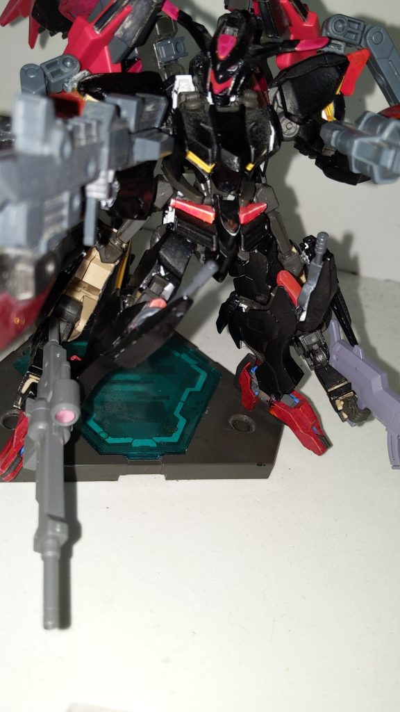 膝部機関砲グレイズアインから流用。基本牽制目的の武装。