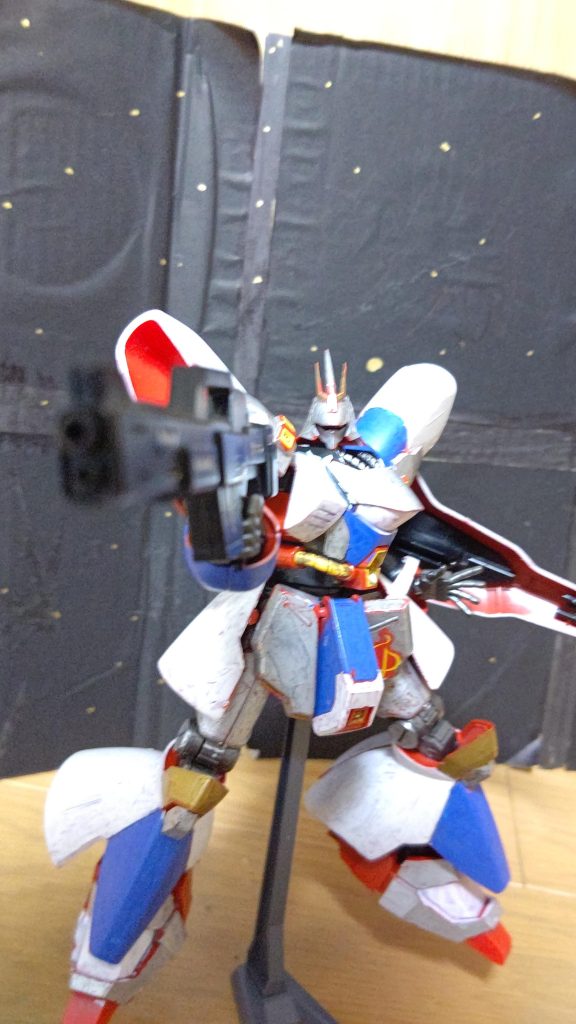 射撃するサザビー！