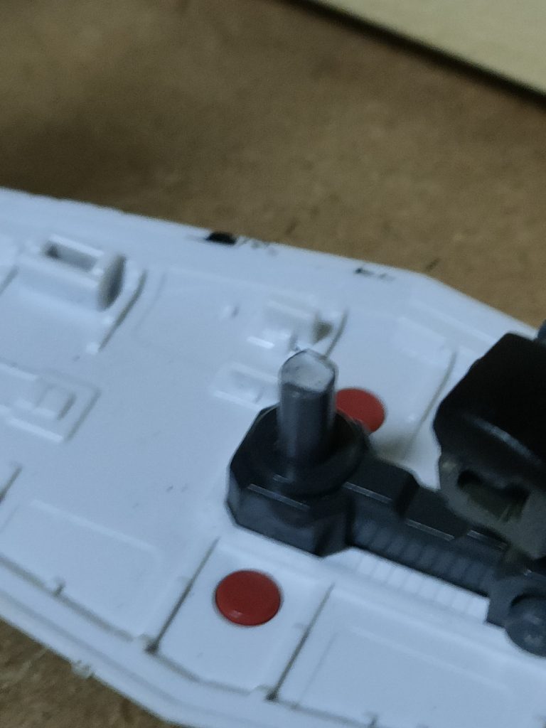 盾の方にぶっ刺すだけ、簡単でしょ(⁠・⁠∀⁠・⁠)