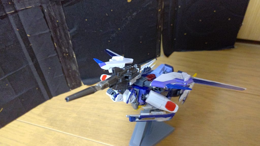 戦闘機に変形できます😃