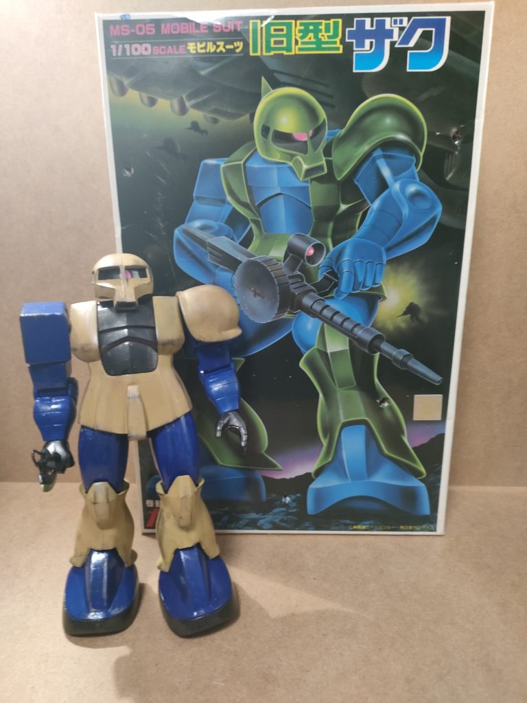 今回は普通の旧ザクをリアルタイプカラーに塗装しました、大変でした…