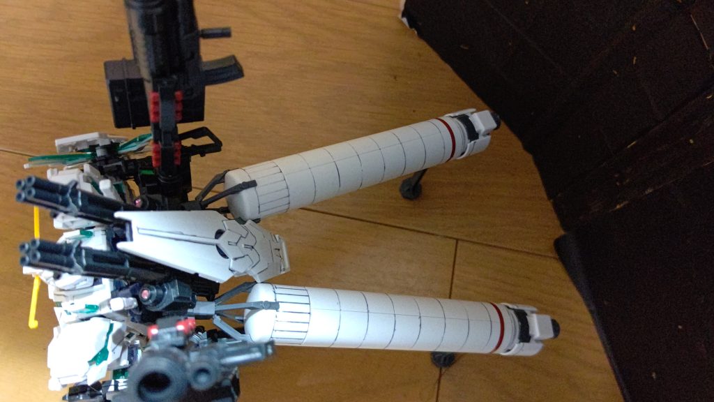 大型ブースターなどはスミ入れしてあります。