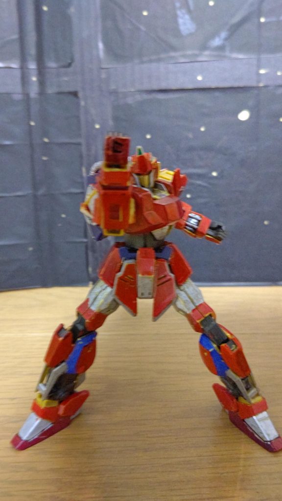 「俺のこの手が真っ赤に燃える！勝利を掴めと轟き叫ぶゥ❗️」