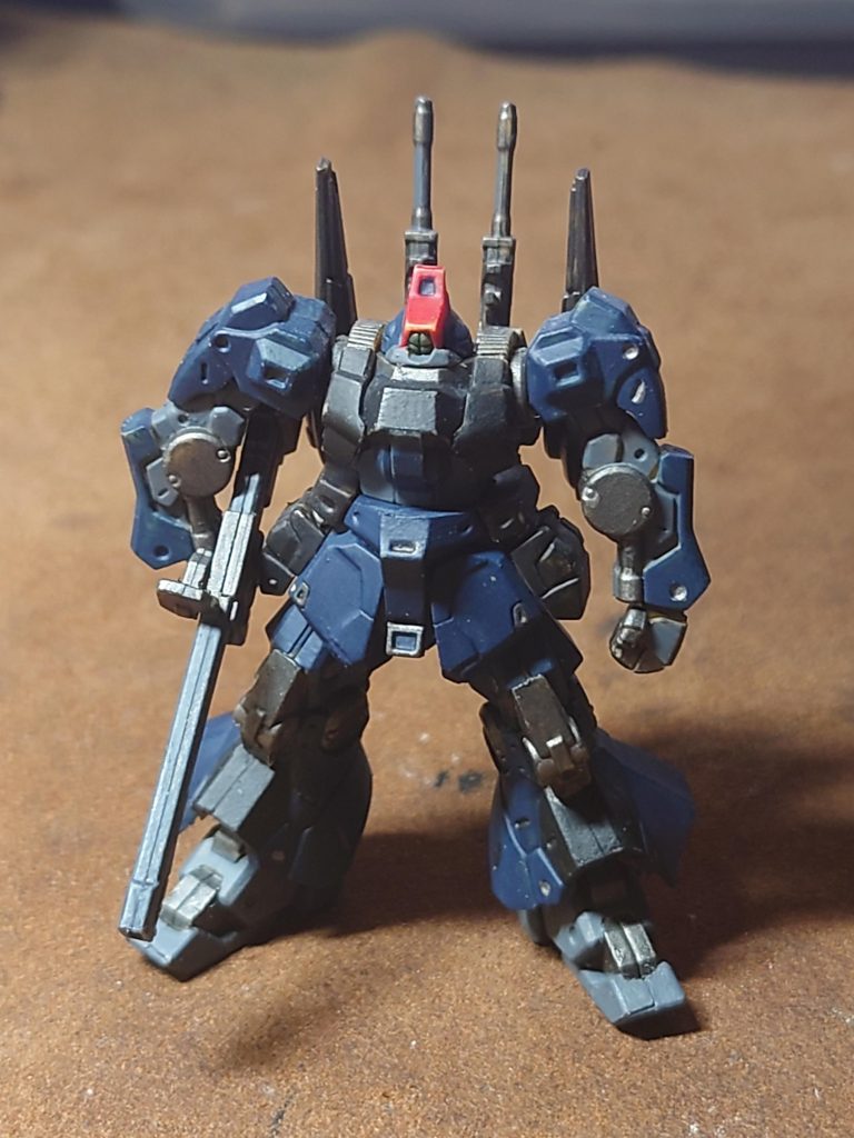 正面あまり細い塗り分けをしなかった。アニメ版のあまり色の差が判りづらいヤツをイメージ。