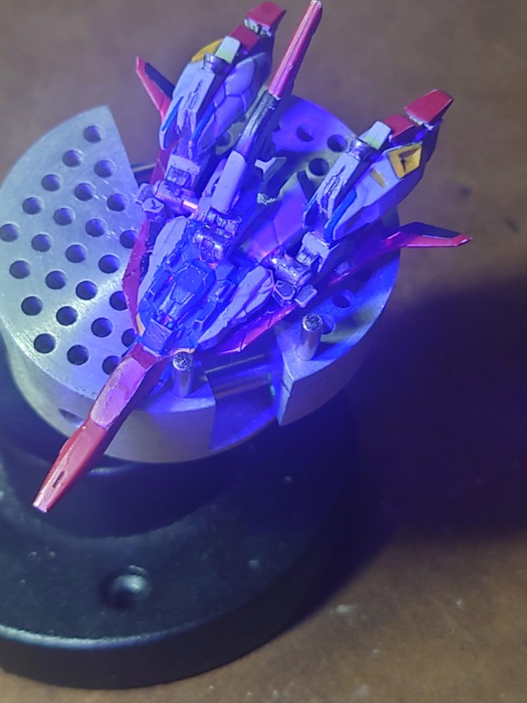 塗装を雑にしたのは、成型色のピンクでこの表現をやってみたかったから。