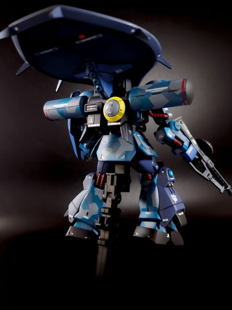 背面はこんな感じ。ちなみにレドームのせいで自立しません。膝から崩れ落ちます。