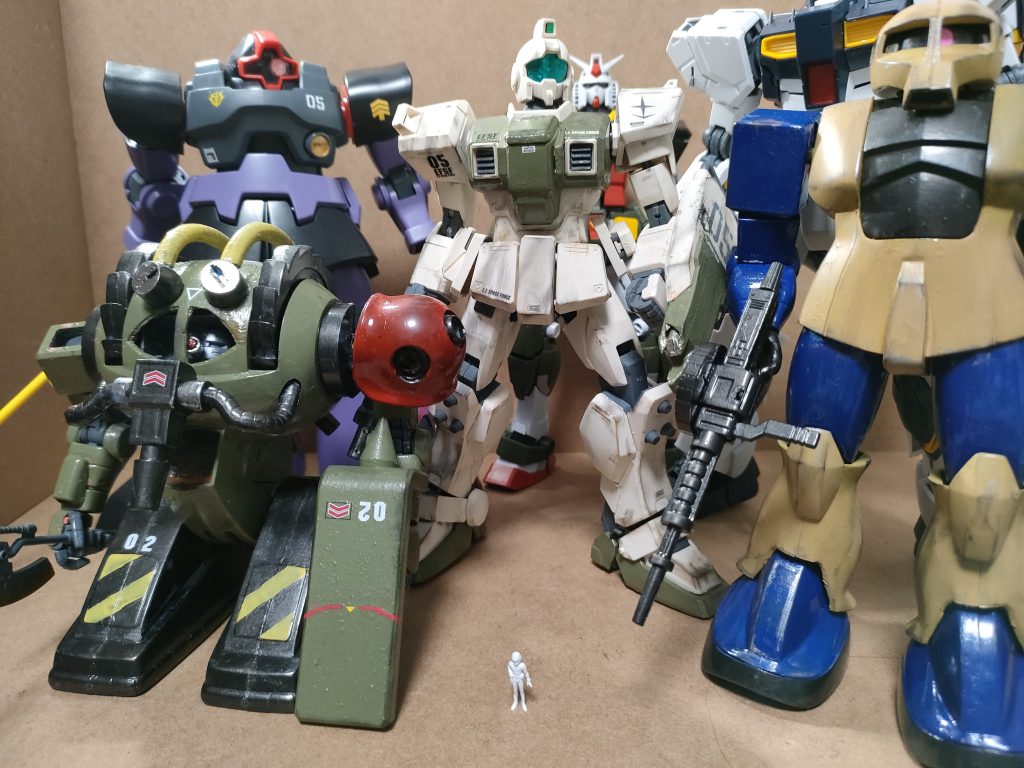 人を置くと大きく見えるな…ってかザク1でか