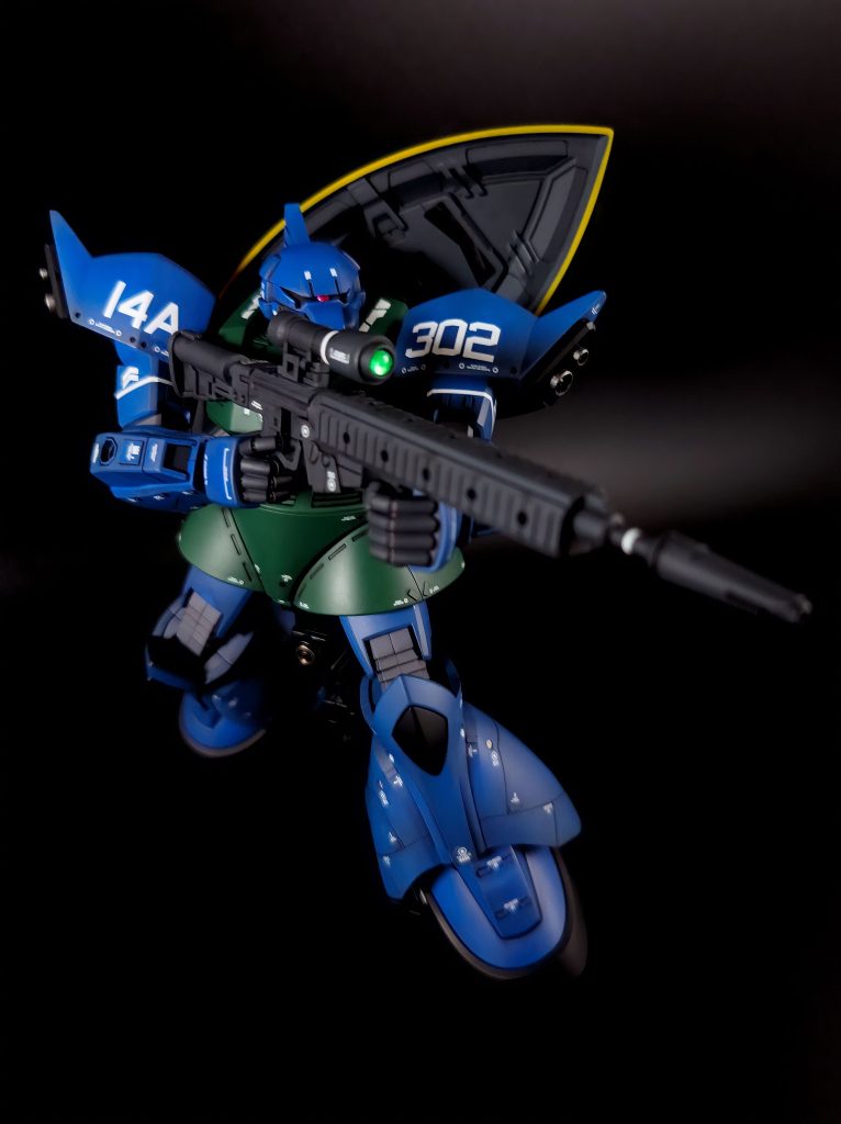 システムウェポンキット002から試作型ビームライフルを拝借。