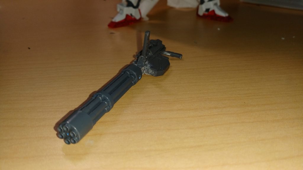 パルスガトリングです。局地ガンのマシンガンとグフカスガトリングの先っぽを○ロン○ルファでくっつけました。