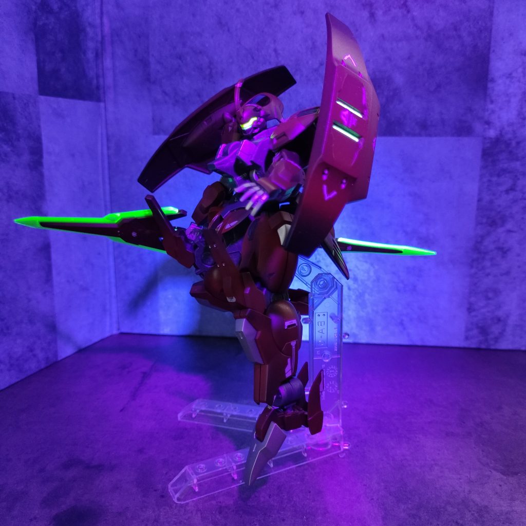 少しだけ光ります。