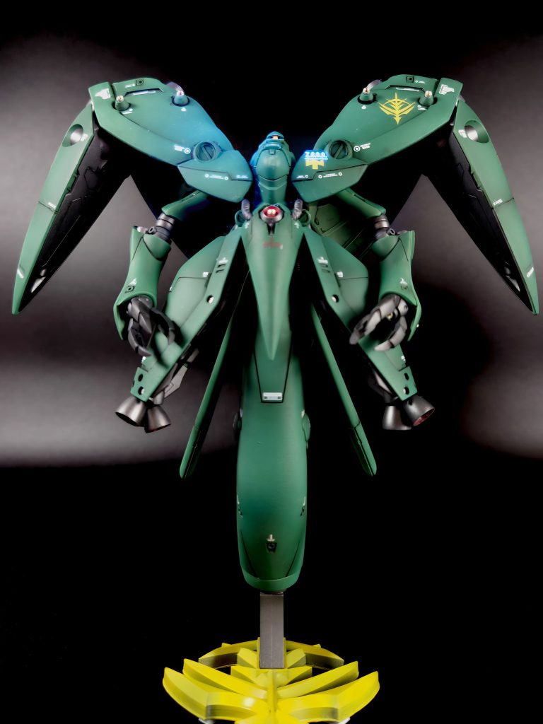 何をもってしてジオンの精神が形になっているのかはガトーさんにしかわからないかもしれないけど、この時代の異形とも言えるモビルアーマーは大好物です!