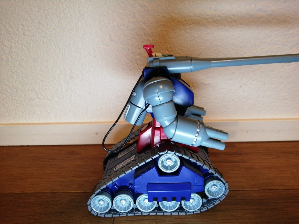 ボツ案ケーブルを付けただけです。