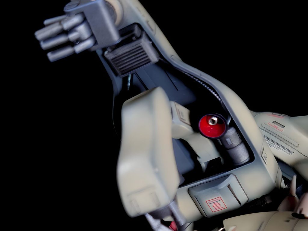 肩のアーマー内はこんな感じ。なんかやっつけ仕事的な感じですが許してください。