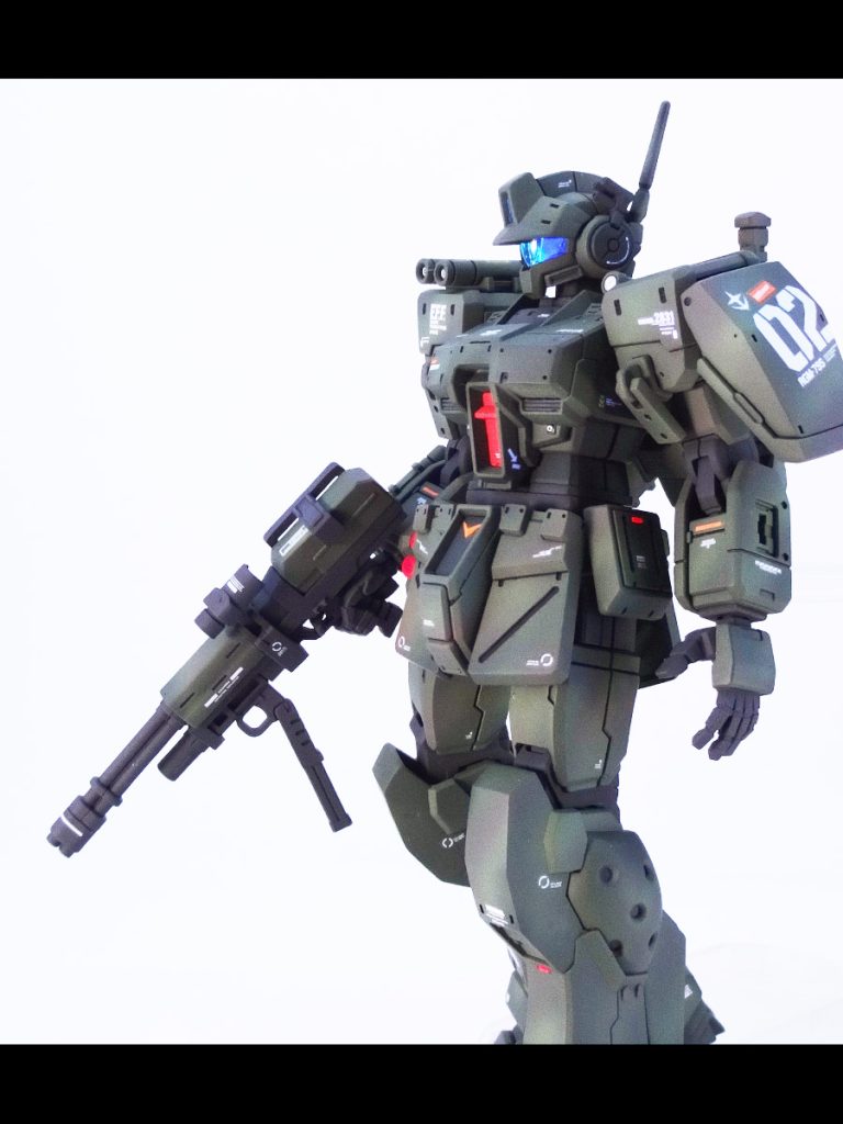 バニング大尉仕様にしようとしましたが、武装や機体解説など見る限り、特務機関用の精鋭機的な位置づけのようで、個人的に大尉のイメージではなかったので普通に作りました(;´∀｀)