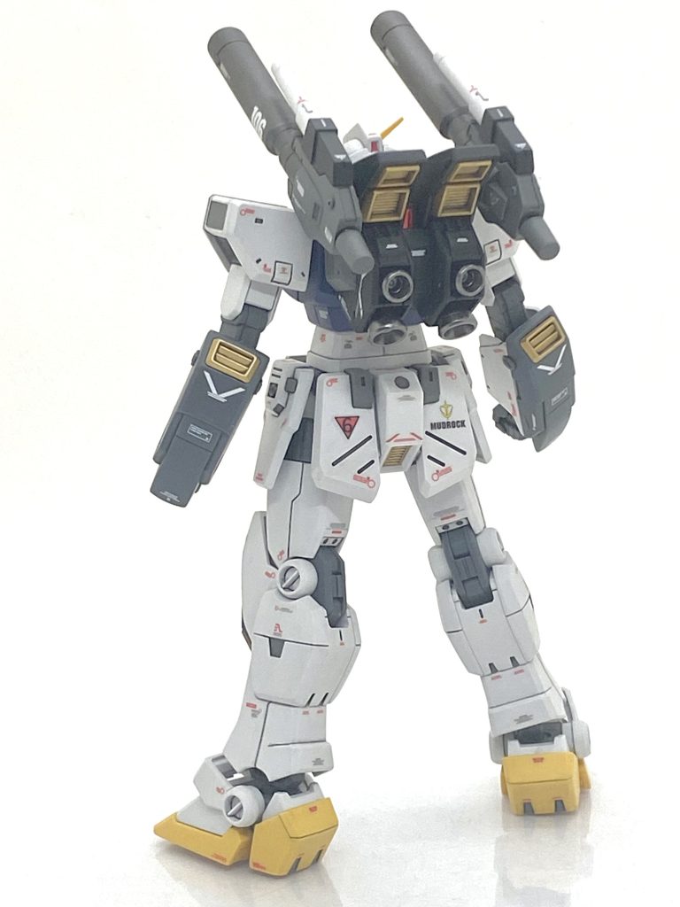 比較的ノーマルなガンダムでこれはこれでカッコいいデザインです。