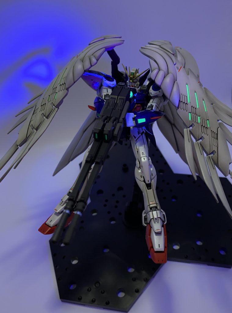 センサー各所やウイングにビコーンを笑笑全部を光らせるには、ライトが足らないかも…汗RG版、なんちゃってver.Ka 以上になります笑笑最後までご覧いただきありがとうございました。